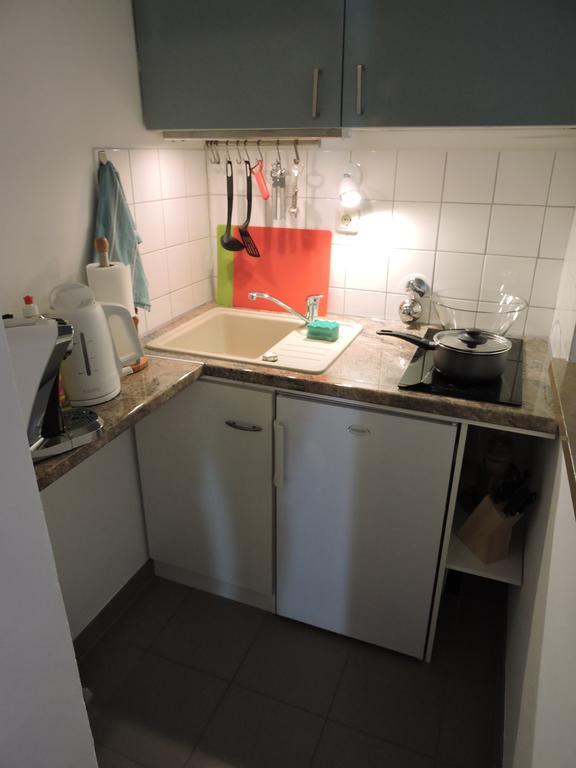 Leo Apartment
